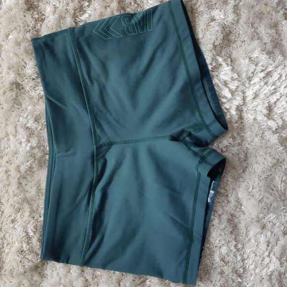 EUC Pair of IAB MFG 3" no-ride booty shorts - Picture 2 of 7